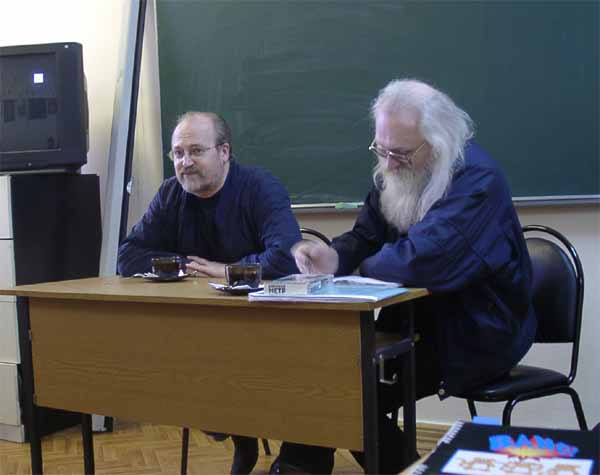 Хотиненко и Фенченко в процессе преподавания